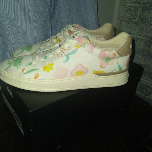 Coach Women's tennis shoes - Picture 3 of 3